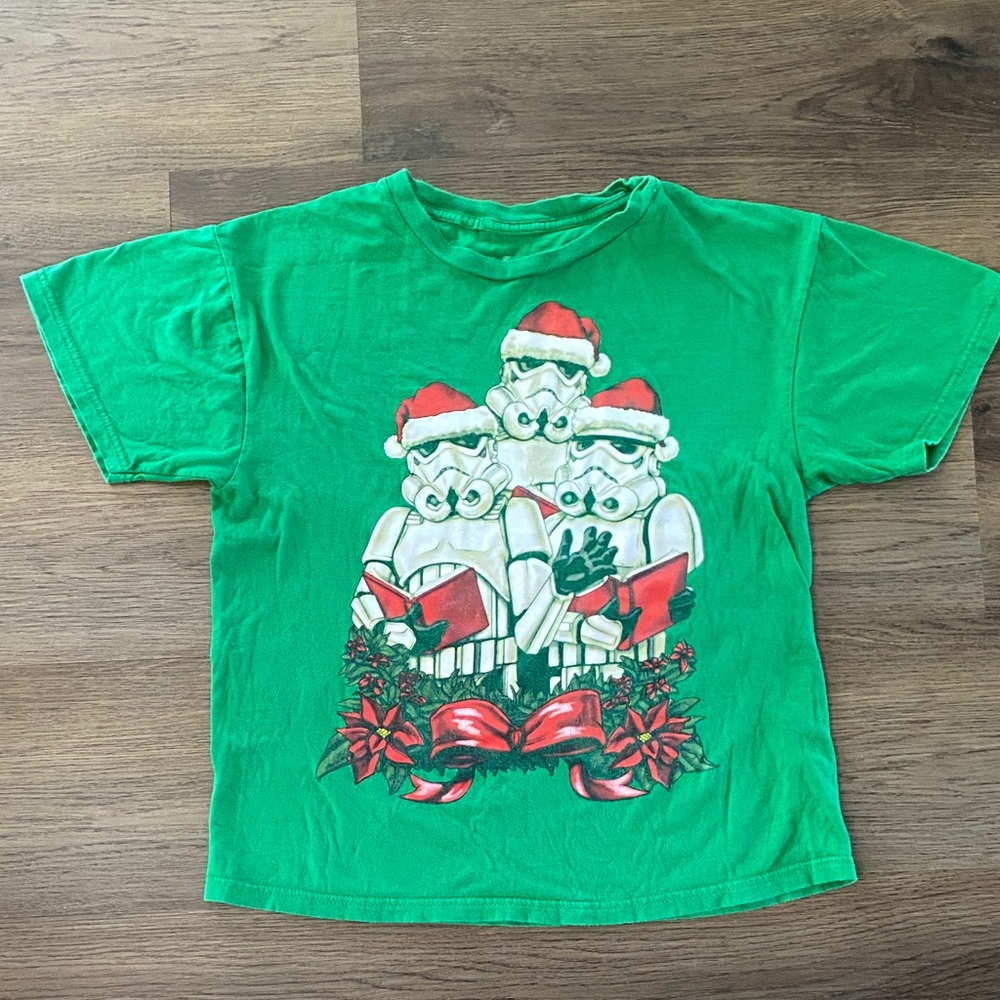 Star Wars Kids T-Shirt with Stormtrooper Holiday Design Green size L